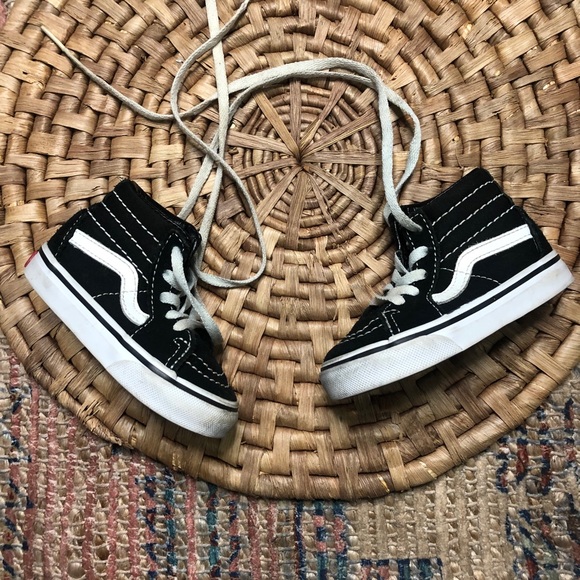 baby vans size 4